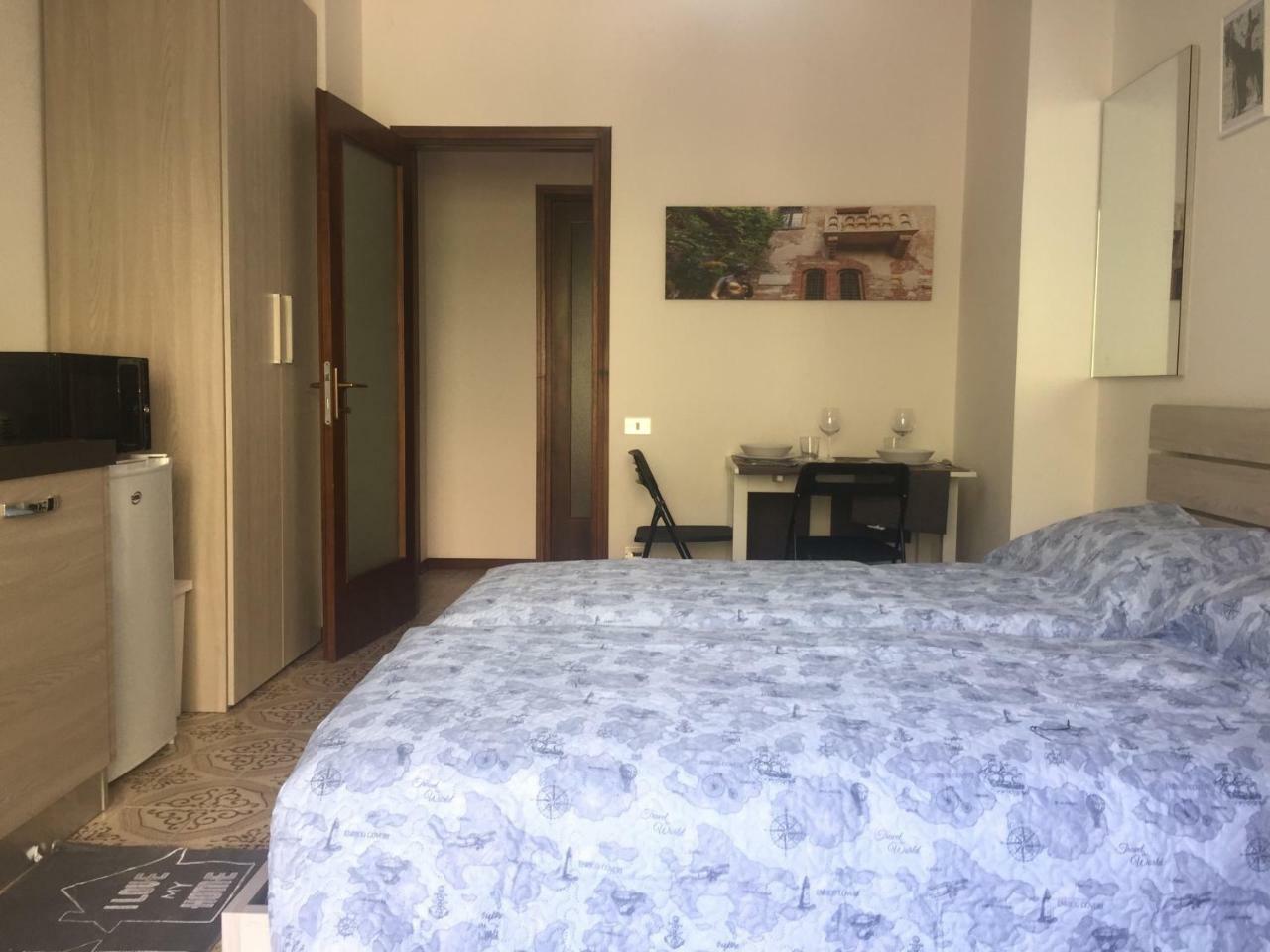 Room Verona Holidays ภายนอก รูปภาพ