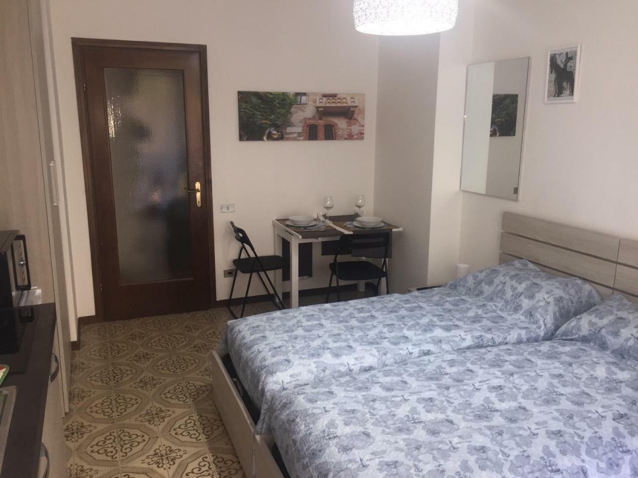 Room Verona Holidays ภายนอก รูปภาพ