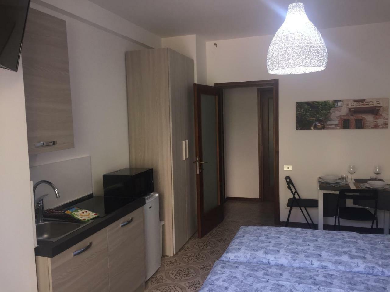 Room Verona Holidays ภายนอก รูปภาพ